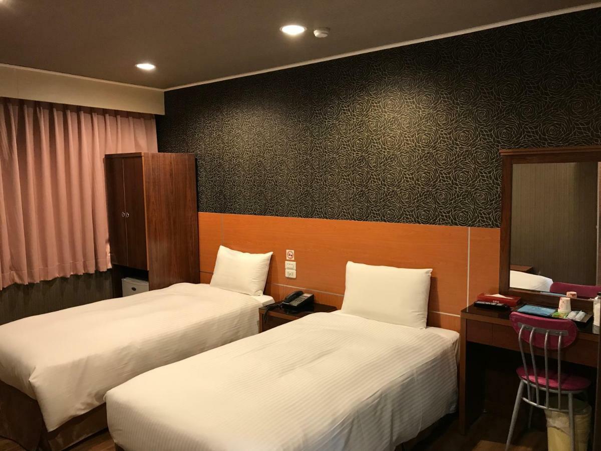 Long Siang Hotel Kaohsiung Dış mekan fotoğraf